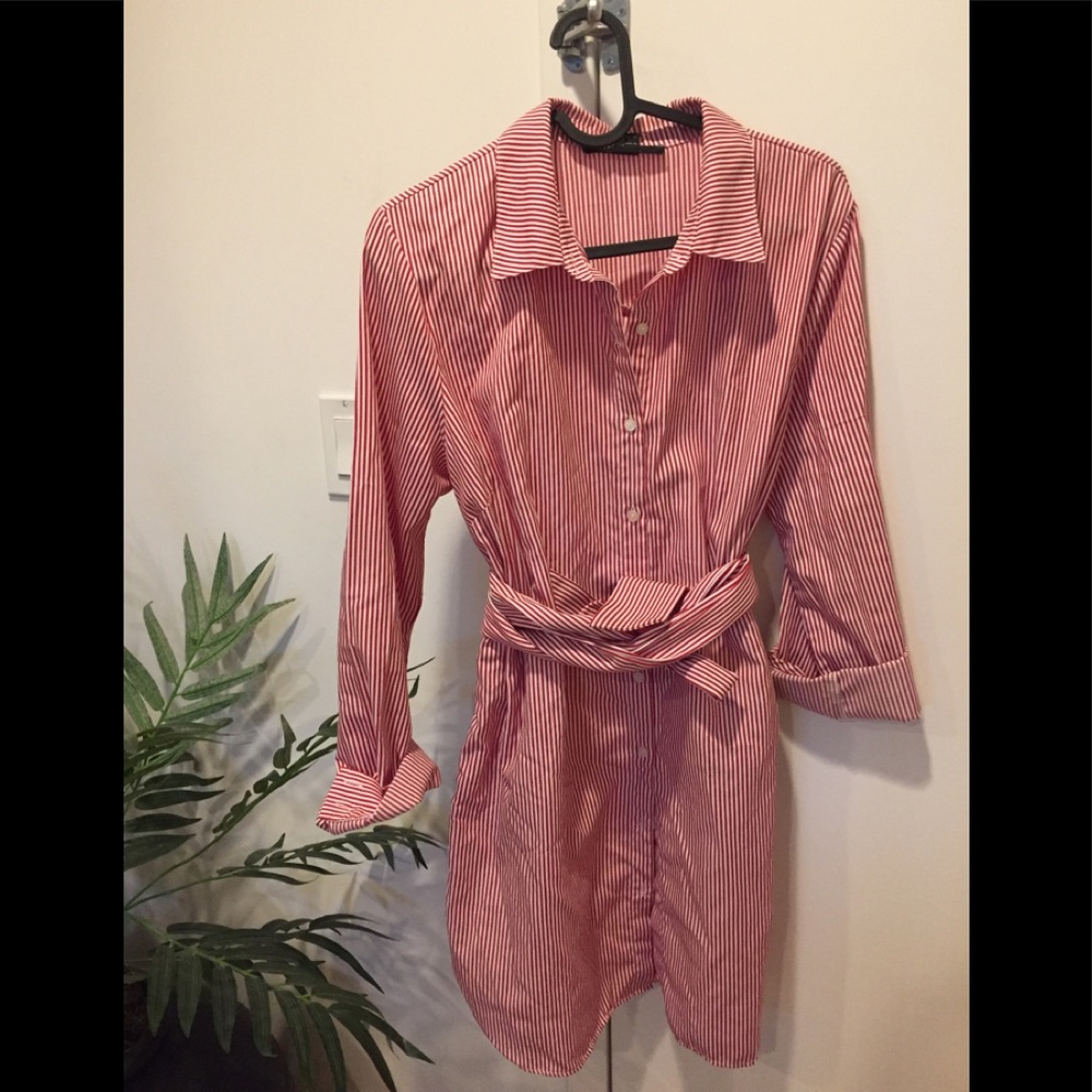 F21 Red and white pinstripe button up dress sz L